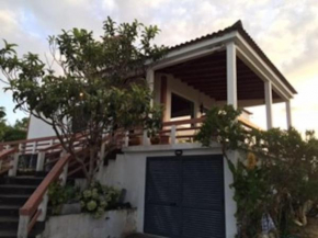 Casa Fitz - Bungalow with Ocean Views and Air Conditioning